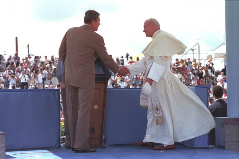 A pope and a president, Paul Kengor